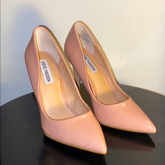 Steve Madden Shoes - 🥳HP🥳Women’s Steve Madden 8.5 Light Pink Pumps👠